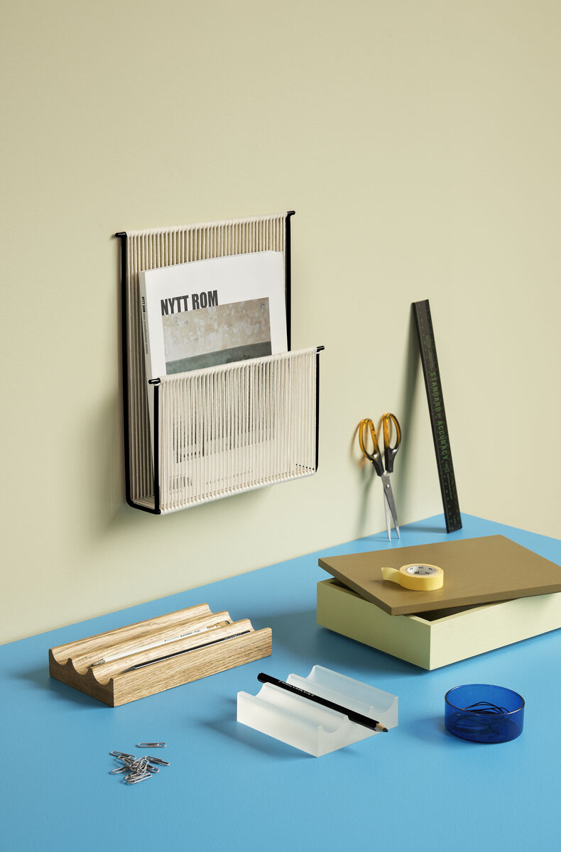 String Wall Magazine Holder