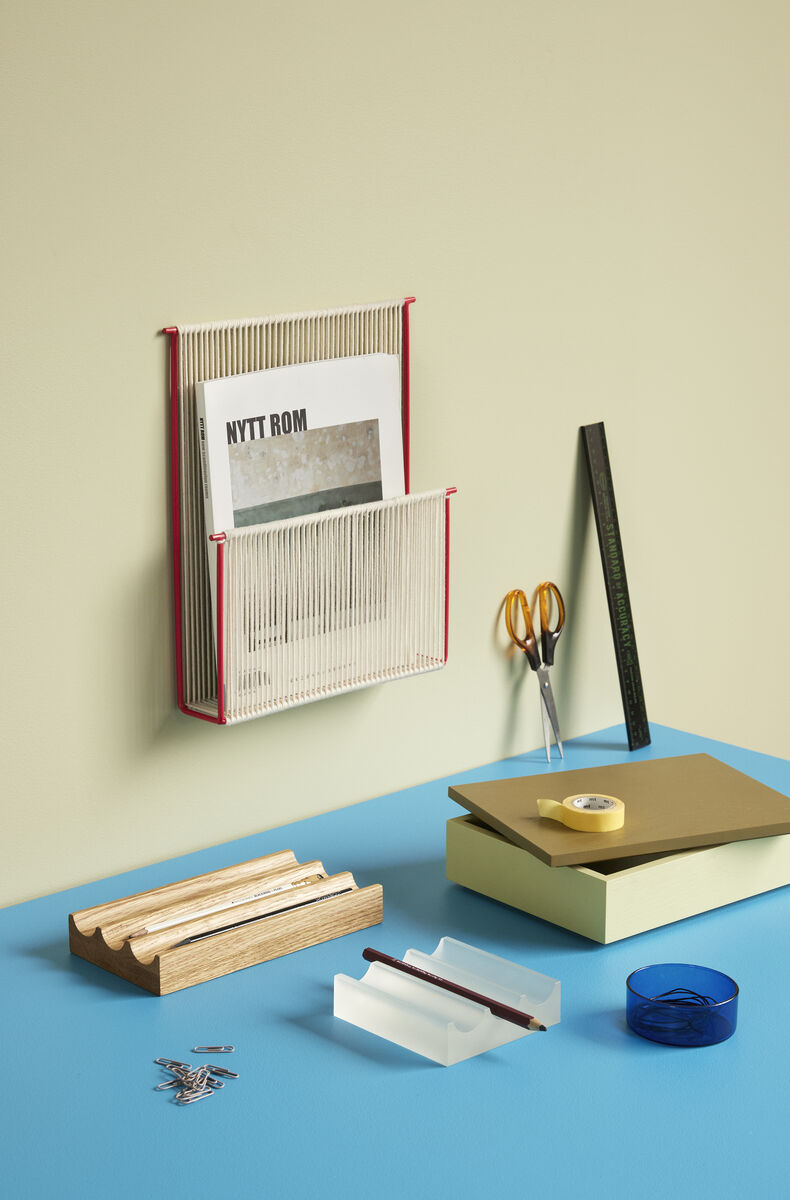 String Wall Magazine Holder