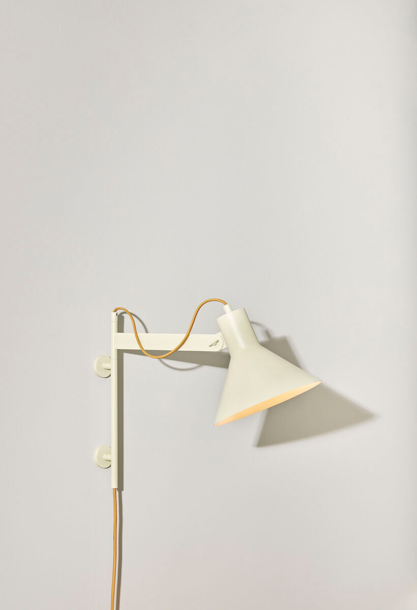 Studio Wall Lamp